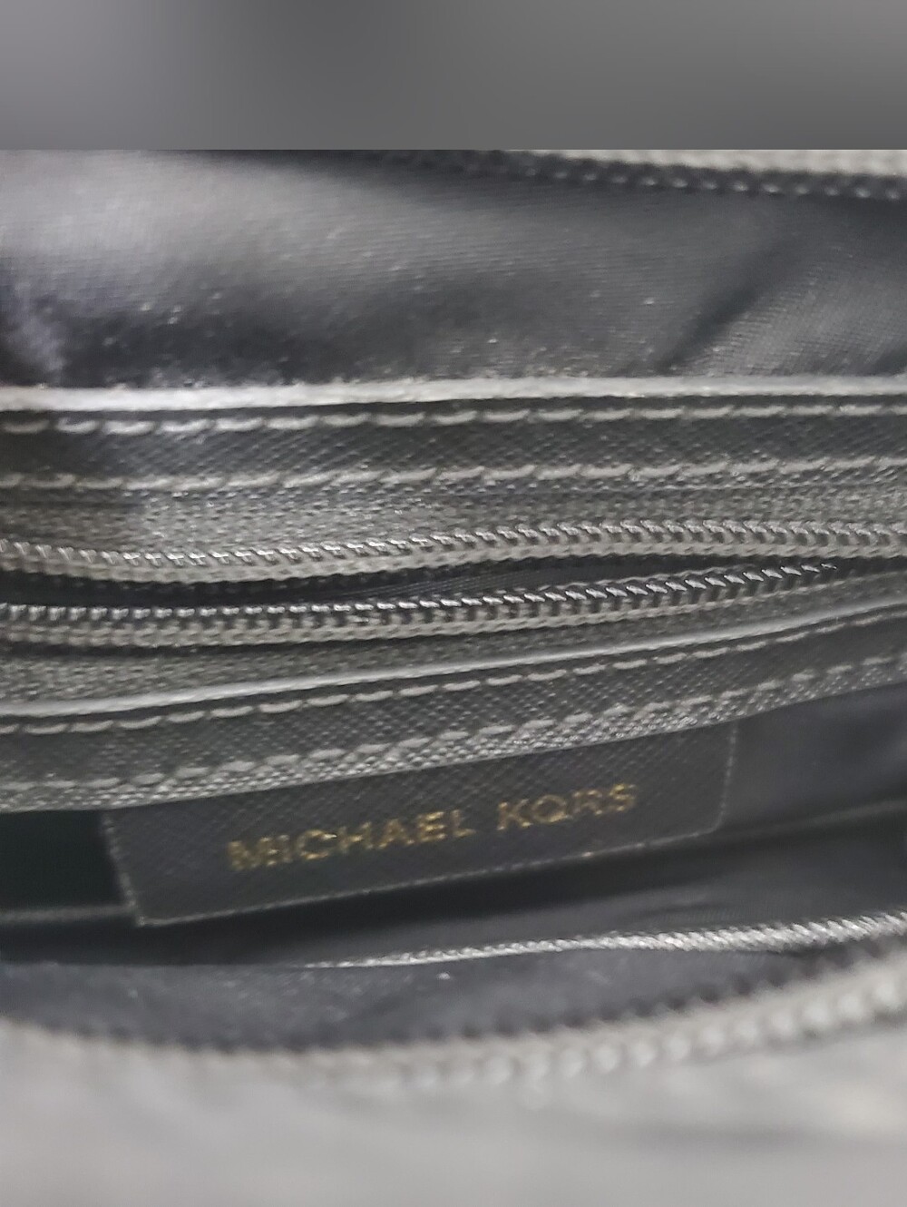 Michael Michael Kors Kelsey Nylon Crossbody bag with gold-tone - Picture 7 of 11